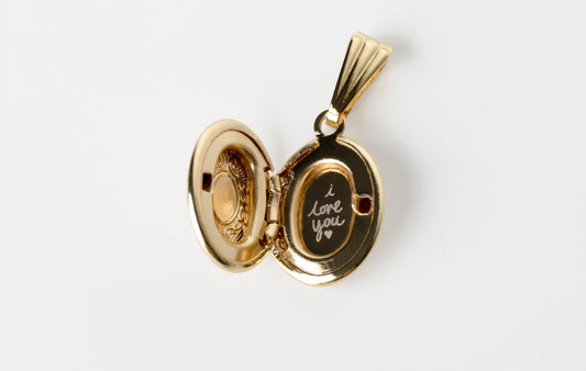 Personalized Anniversary Gifts That Last: Custom Engravings & Permanent Jewelry from Mogano