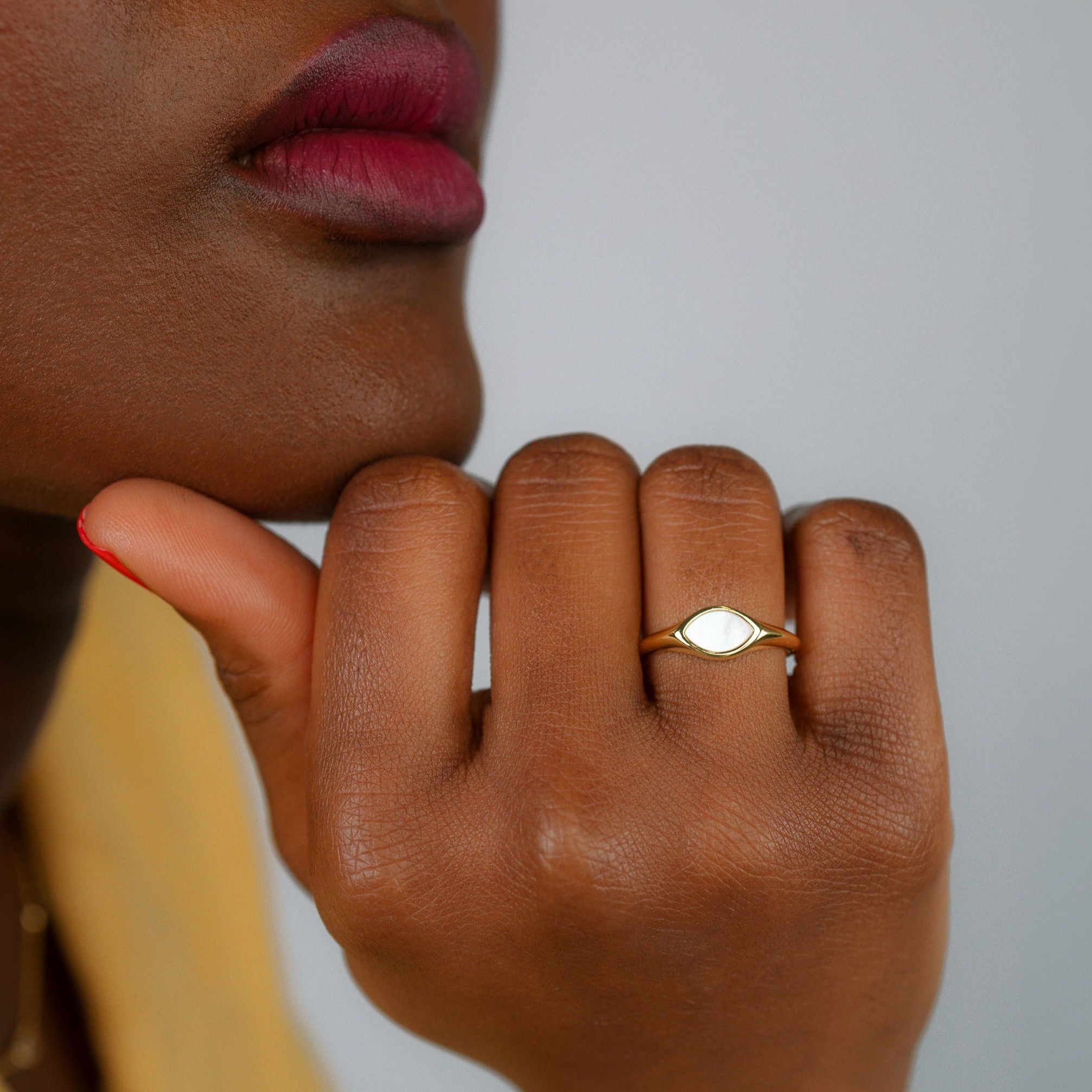 Marina Ring - Mother of Pearl