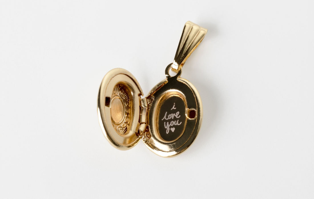 Meaningful gift for her — Mogano permanent jewelry and engraved charms crafted in hypoallergenic gold filled and sterling silver for all skin types.