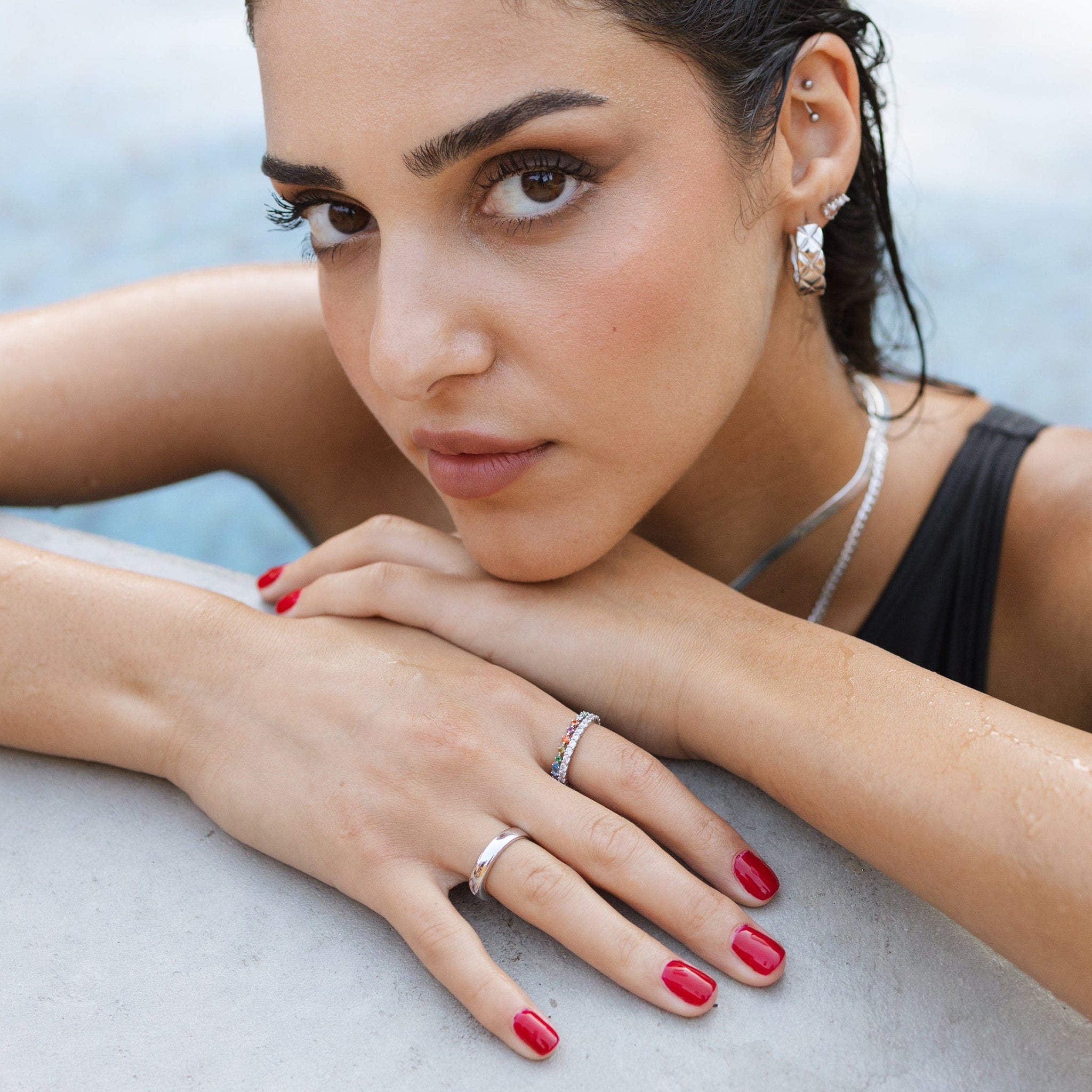 Isla Ring - Gemstone Infinity Band