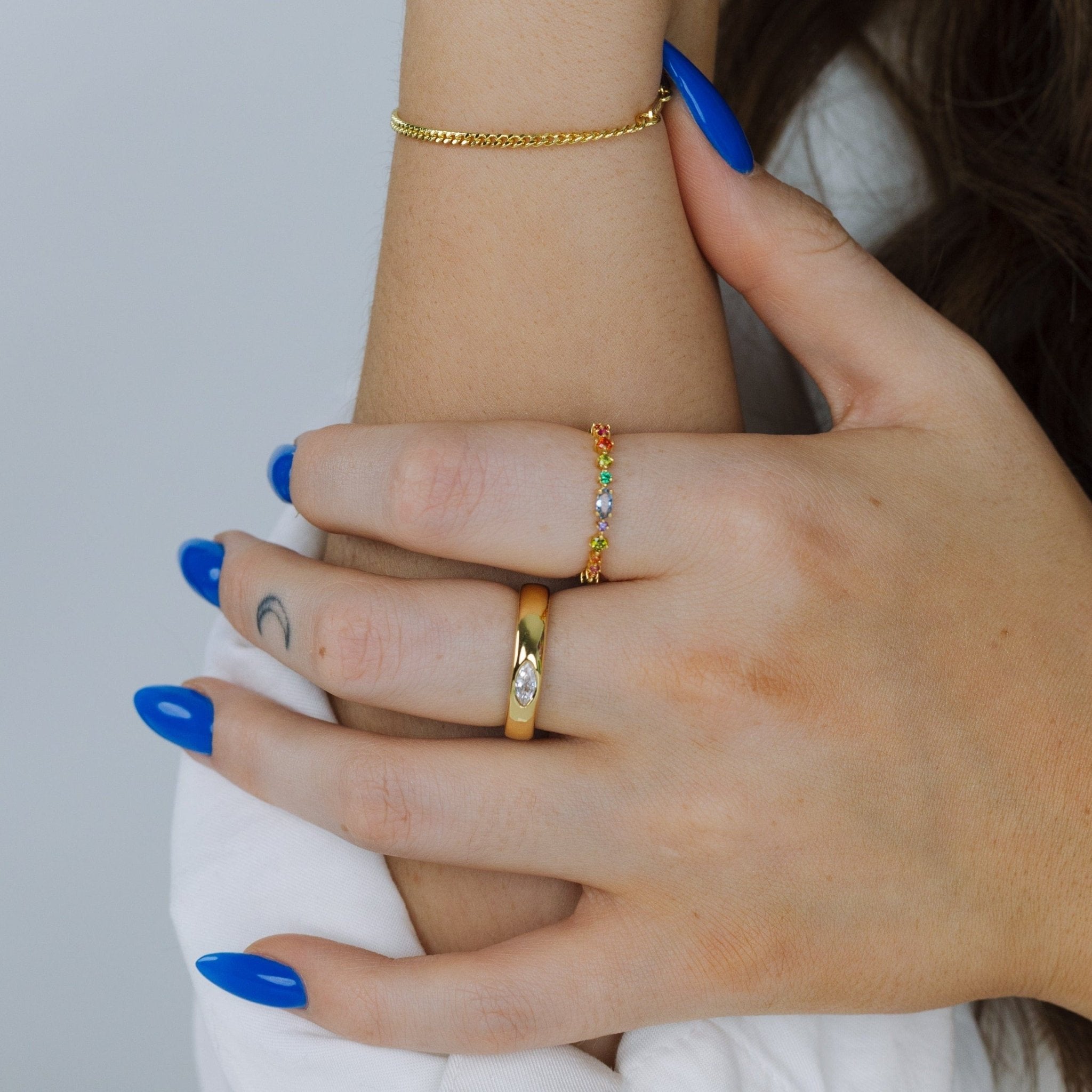 Isla Ring - Gemstone Infinity Band